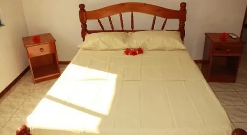 Vicky'S Holiday Apartment Beau Vallon  Seychelles